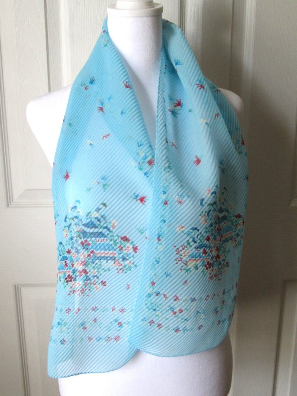 Pretty Blue & Red Flowers SCARF Ribbed Asian House Design Romantic Casual